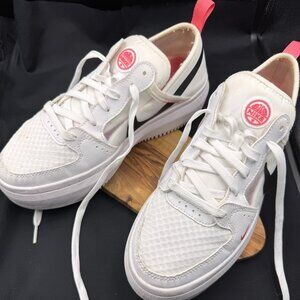 Woman's Nike Leather and Nylon Sneakers Size 8